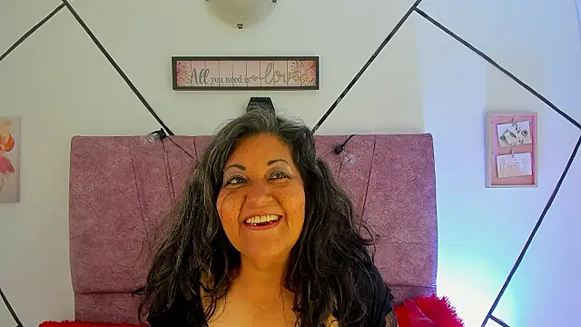 Victoriaa Anderson online show from 02/02/26, 05:45