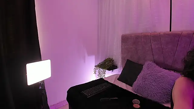 Snapshot of Victoriaa_Anderson chatting on 04/30/26, 01:29 Victoriaa Anderson online show from 04/30/26, 01:29