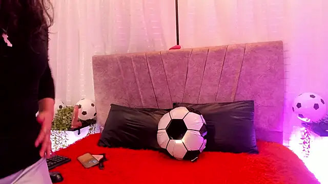 Victoriaa Anderson online show from 06/09/26, 12:17
