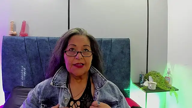 Victoriaa Anderson online show from 06/20/26, 01:16