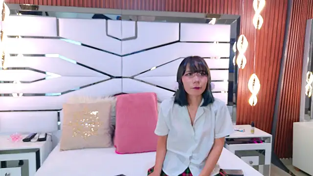 Snapshot of BunnySexyy18 chatting on 12/17/25, 08:03 BunnySexyy18 online show from 12/17/25, 08:03