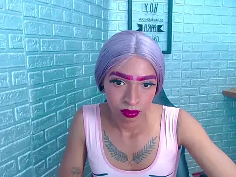 Snapshot of Bella_Nixx chatting on 11/08/25, 06:44 Bella Nixx online show from 11/08/25, 06:44