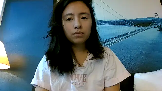 Snapshot of angeliclipsunderworld chatting on 11/08/25, 06:44 angeliclipsunderworld online show from 11/08/25, 06:44