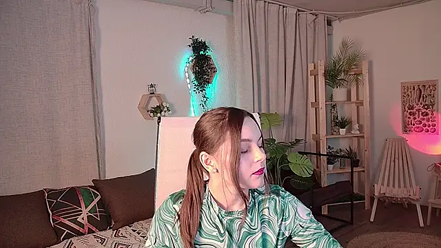 Snapshot of FrancescaCavaliere chatting on 02/25/26, 09:09 FrancescaCavaliere online show from 02/25/26, 09:09