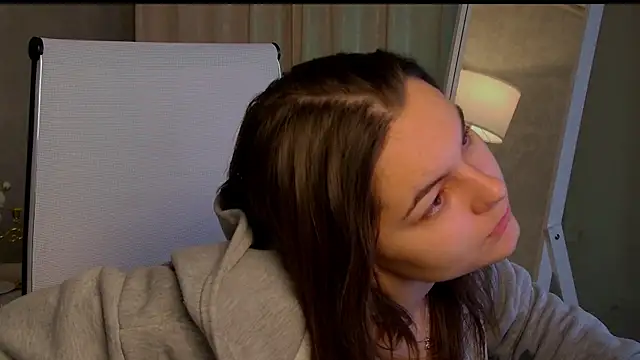 FrancescaCavaliere online show from 11/26/25, 09:42