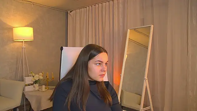 FrancescaCavaliere online show from 11/21/25, 09:30