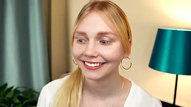 UnDesiga online show from 11/10/25, 04:56