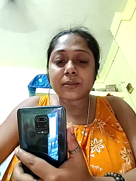 Snapshot of hotjuhi8 chatting on 11/08/25, 08:23 hotjuhi8 online show from 11/08/25, 08:23