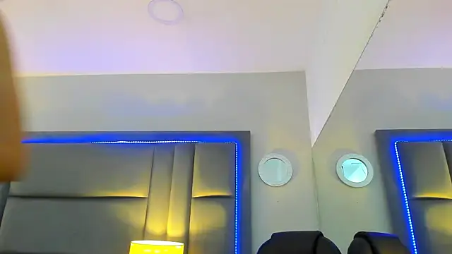 EllaEvanz online show from 03/01/26, 02:17