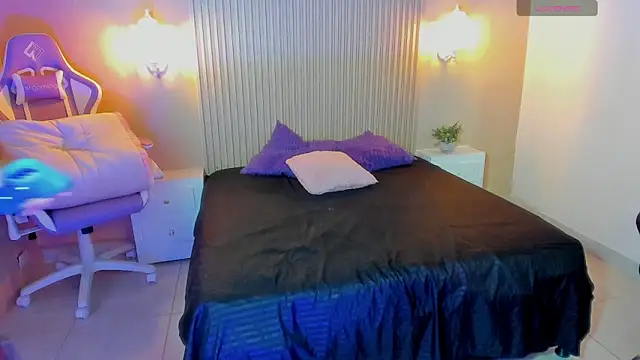 Snapshot of SashaSmithh1 chatting on 11/09/25, 05:55 SashaSmithh1 online show from 11/09/25, 05:55