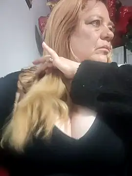 karlaanqui1 online show from 12/18/25, 10:52