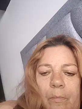 karlaanqui1 online show from 05/27/26, 02:24