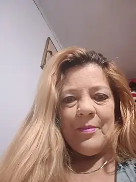 karlaanqui1 online show from 12/17/25, 09:03