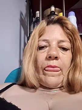 karlaanqui1 online show from 05/19/26, 10:33