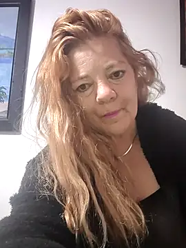 karlaanqui1 online show from 04/05/26, 11:28