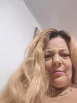 karlaanqui1 online show from 12/20/25, 10:01