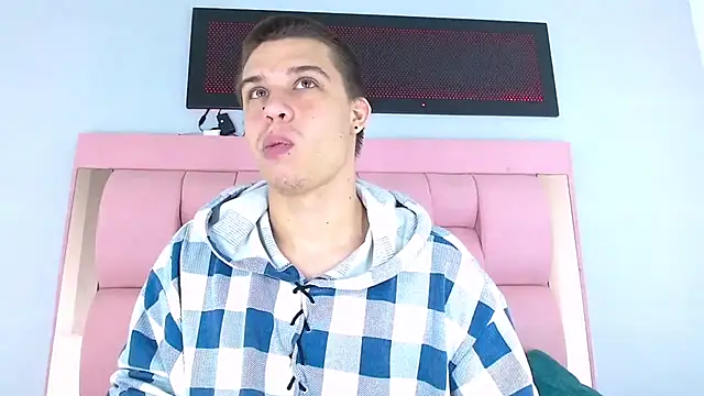 Liam York  online show from 12/02/25, 10:00