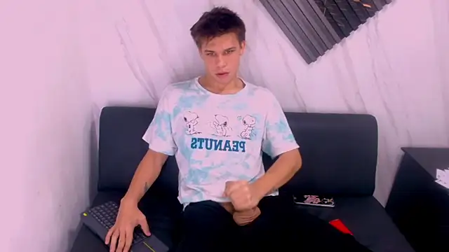 Liam York  online show from 03/30/26, 08:27