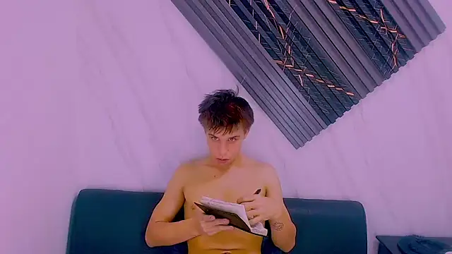 Liam York  online show from 04/15/26, 04:33