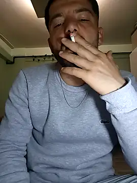 Snapshot of Cekiyorum__Gulumse chatting on 11/08/25, 10:35 Cekiyorum Gulumse online show from 11/08/25, 10:35