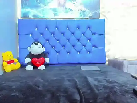 ElanGiraldo online show from 03/25/26, 11:58