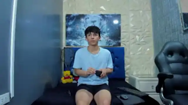 ElanGiraldo online show from 03/18/26, 11:48