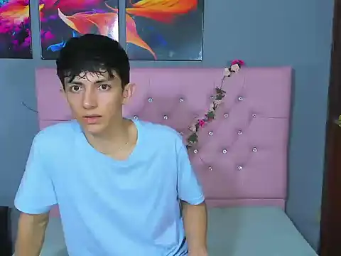 ElanGiraldo online show from 12/03/25, 09:58