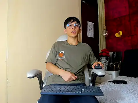 ElanGiraldo online show from 02/28/26, 10:42