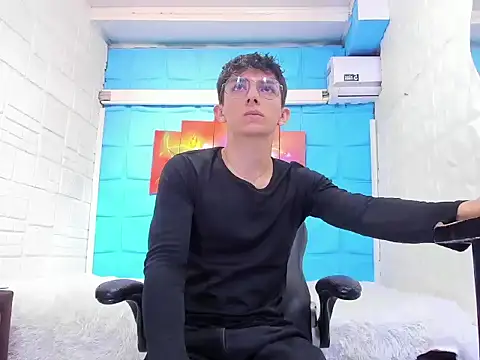 ElanGiraldo online show from 02/15/26, 08:52