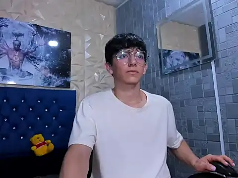 ElanGiraldo online show from 03/31/26, 10:12