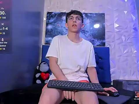 ElanGiraldo online show from 04/14/26, 10:26