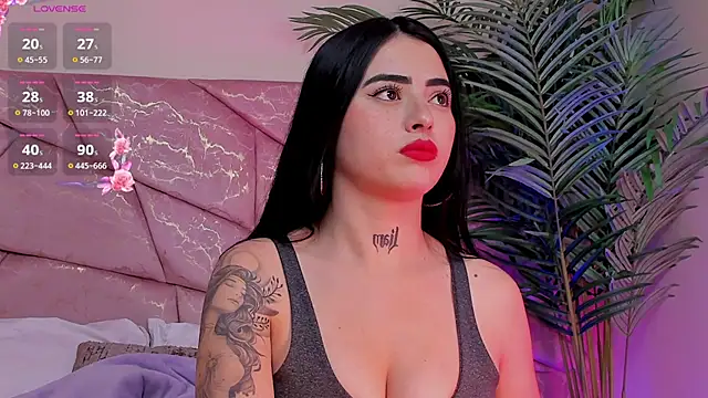  Naomi Fox  online show from 12/23/25, 05:29