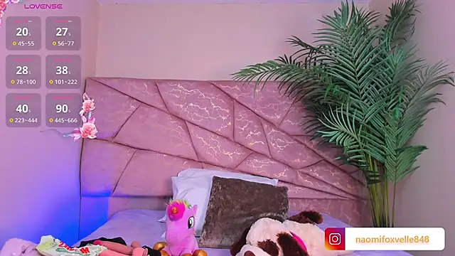  Naomi Fox  online show from 11/28/25, 03:07