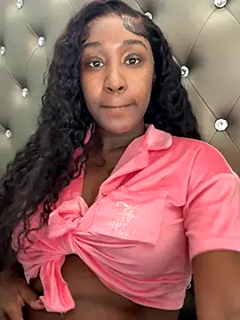 Snapshot of ToyaThick chatting on 11/12/25, 02:21 ToyaThick online show from 11/12/25, 02:21