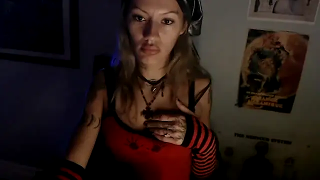 luxxylola online show from 11/25/25, 12:05