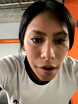 Snapshot of Katherinm chatting on 11/11/25, 06:58 Katherinm online show from 11/11/25, 06:58