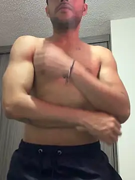 Snapshot of Naim__ chatting on 11/12/25, 03:21 Naim online show from 11/12/25, 03:21