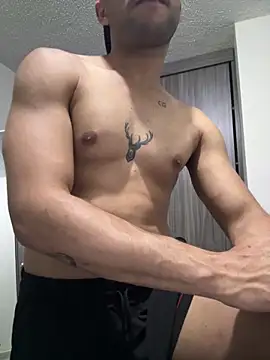 Snapshot of Naim__ chatting on 11/18/25, 03:10 Naim online show from 11/18/25, 03:10