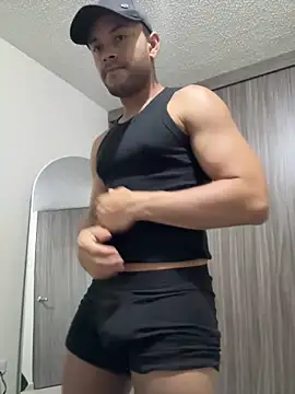 Snapshot of Naim__ chatting on 11/11/25, 02:17 Naim online show from 11/11/25, 02:17