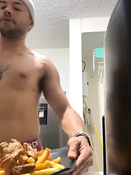 Snapshot of Naim__ chatting on 11/14/25, 03:21 Naim online show from 11/14/25, 03:21