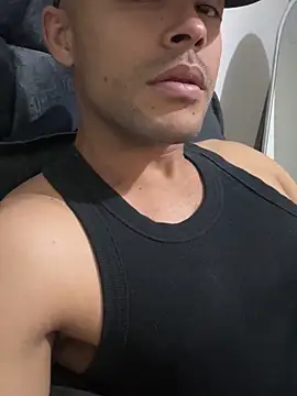 Snapshot of Naim__ chatting on 11/16/25, 03:55 Naim online show from 11/16/25, 03:55