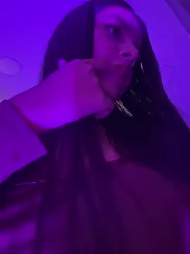 EmmiiGlow online show from 04/06/26, 11:50