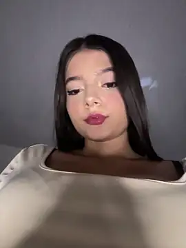 EmmiiGlow online show from 03/01/26, 12:54