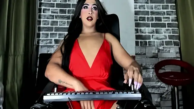 aurora russo  online show from 02/06/26, 12:17