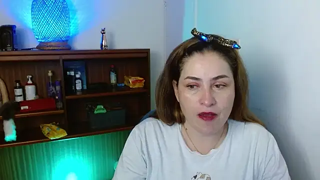 Snapshot of dayan_hanks chatting on 04/18/26, 02:03 dayan hanks online show from 04/18/26, 02:03