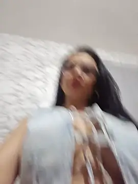 sofiaalarson online show from 07/12/26, 12:55
