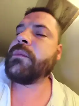 Snapshot of tomluckies chatting on 11/09/25, 05:00 tomluckies online show from 11/09/25, 05:00