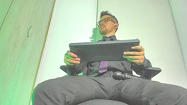 Prince1 dark online show from 11/23/25, 05:39