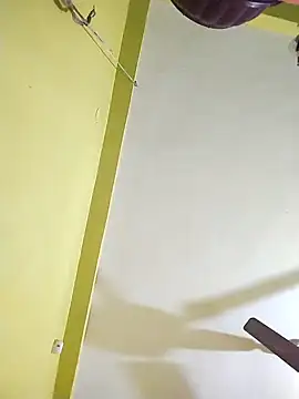 Snapshot of hootmom chatting on 11/09/25, 06:17 hootmom online show from 11/09/25, 06:17