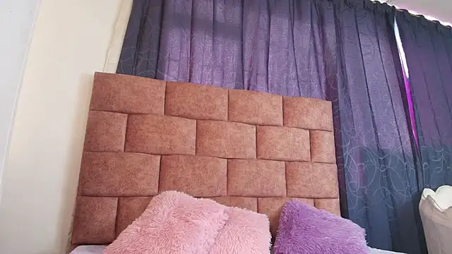 Sofi-Brown online show from 11/10/25, 01:16